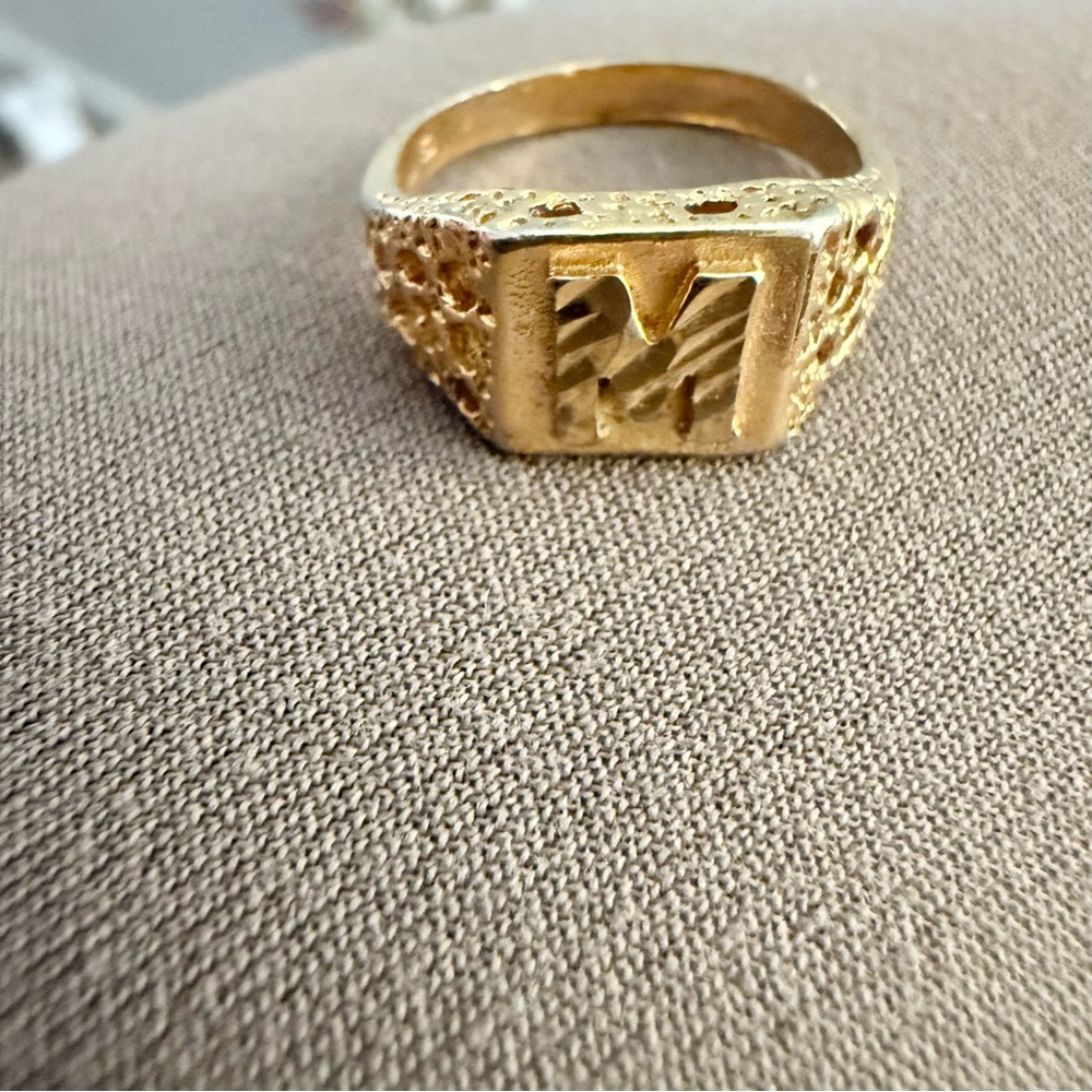 5 for $25!! Vintage Gold Over Sterling M Initial Ring Size 6